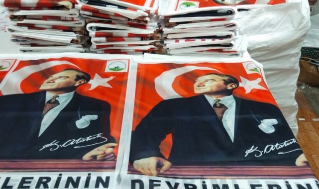 Osmangazi'den vatandaşlara Türk Bayrağı
