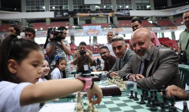 Satrancın minik ustaları Kayseri Kocasinan'da kapışıyor