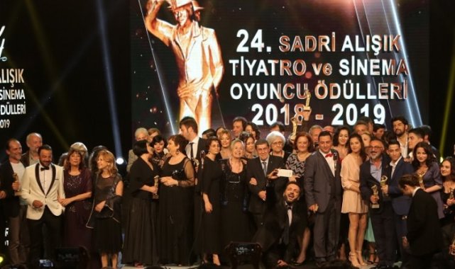 Sinema ve Tiyatro dünyasında ödül heyecanı