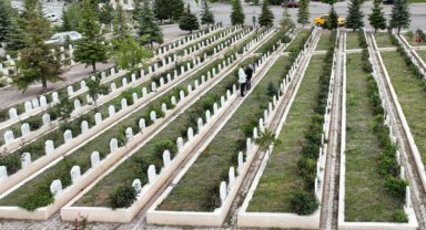 Sivas'ta mezarlıklarda kapsamlı temizlik