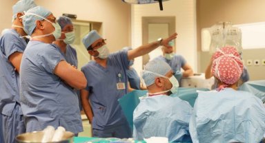 Türk üroloji hekimlerinden yabancı doktorlara eğitim