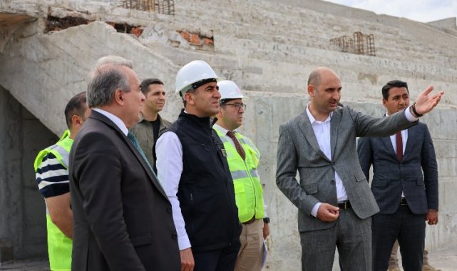 Vali Aygöl'den Bozüyük Stadyumu'na inceleme