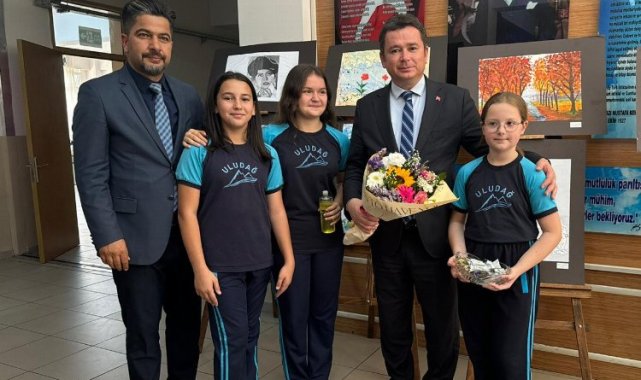 Başkan Aydın, öğrenciler ile birlikte okul boyadı