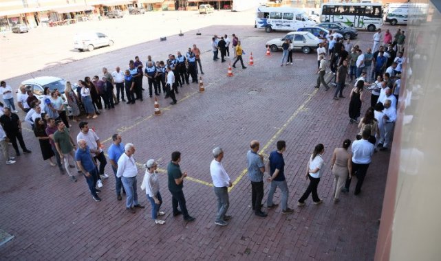 Başkan Özcan, belediye personeli ile bayramlaştı