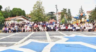 Başkan Özel belediye personeliyle bayramlaştı