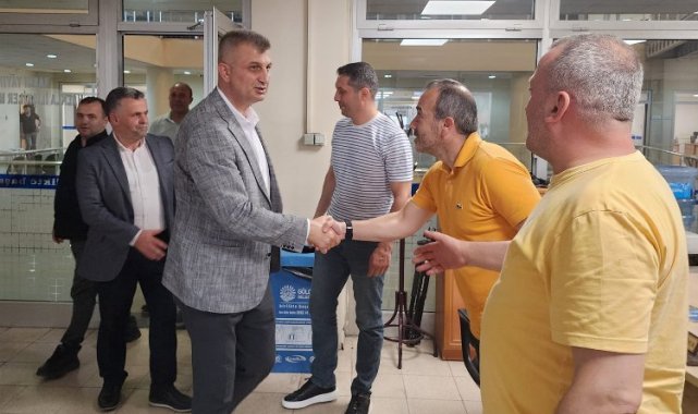 Başkan Sezer çalışma arkadaşlarının bayramını kutladı