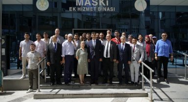 Başkan Zeyrek, mesai arkadaşlarının bayramını kutladı