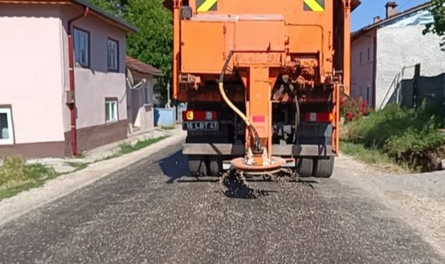 Bilecik'te sıcaktan asfalt eridi