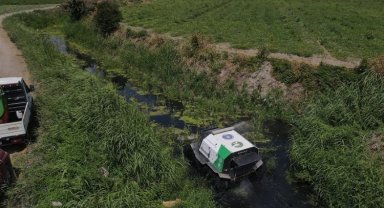 Bursa Mustafakemalpaşa'da dere yatakları ilaçlanıyor