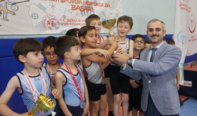 Çayırova'nın minik jimnastikçiler başarı kürsüsünde