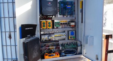 Düzce'de üst geçit asansörlerine çirkin saldırı