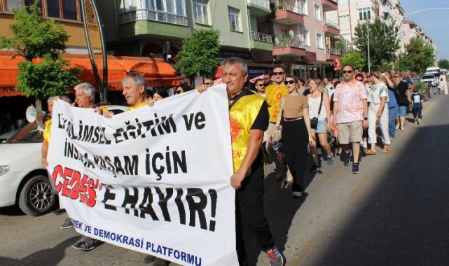 Edirne Keşan'da 'Müfredata Hayır' yürüyüşü