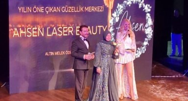 Emine Tunç "Yılın öne çıkan güzellik merkezi " ödülünü aldı