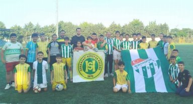 Hürspor'un miniklerinden Bursaspor'a destek