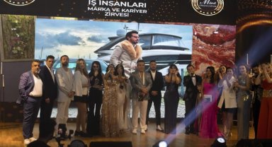 İş İnsanları Marka ve Kariyer Zirvesi Ödülleri sahiplerini buldu!