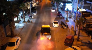 İzmir Güzelbahçe huzurlu yaz için ilaçlanıyor