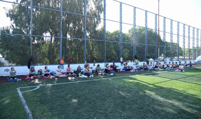 İzmir Karabağlar'da gün sabah sporuyla başlıyor