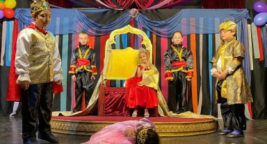 İzmit'te minik tiyatrocular yetenekleri sahneye taşıdı