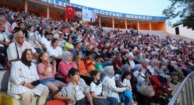 "Keşanlı Ali Destanı" Derince'de izleyicileriyle buluştu