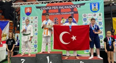 Manisalı Judocular Slovakya'da madalyaları topladı