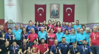 Masa Tenisi'nde şampiyon Çiğli Belediyesi oldu