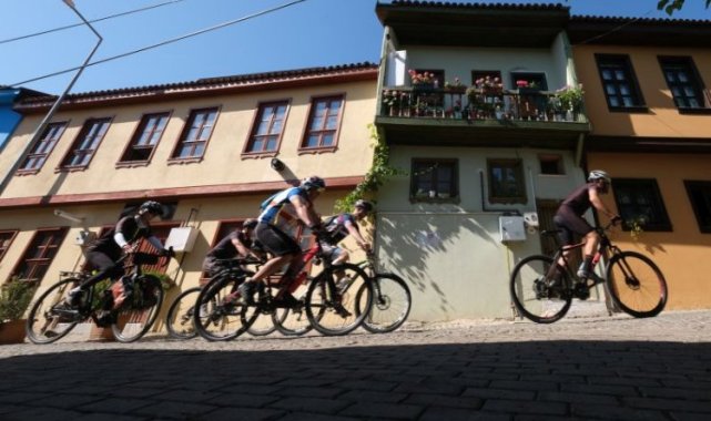 Pedallar Mysia Yolları'nın eşsiz doğasında çevrildi
