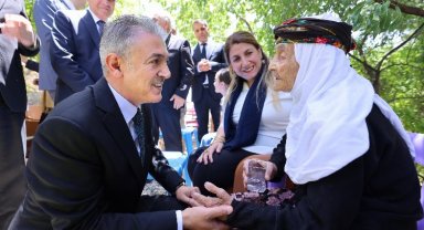 Pınarcık Şehitleri kabirleri başında anıldı