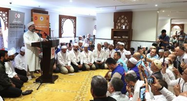 Prof. Dr. Erbaş Mekke'de Türk hacı adaylarıyla buluştu