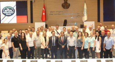 Spor Şenlikleri'nde görev alanlara teşekkür plaketi