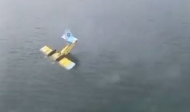 Yangın söndürme uçağı Bafa Gölü'nde kırıma uğradı!