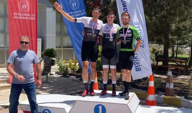 Yıldız pedallar Sakarya'ya gururlandırdı