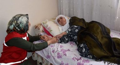 555 bin kişi yararlanıyor... Ağustos'ta da evde bakım destekleri artışlı yatırılacak