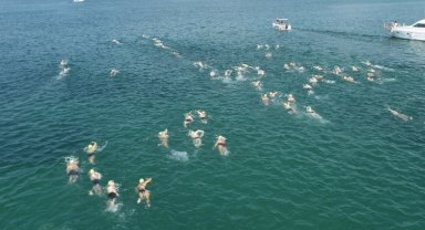 6. Büyükçekmece Körfezi Yüzme Yarışması nefesleri kesti