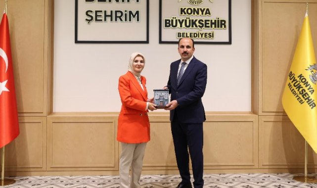 Aile ve Sosyal Hizmetler Bakanı Göktaş Başkan Altay'ı ziyaret etti