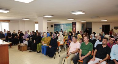 AK Kadın Darıca, aşurenin bereketini paylaştı