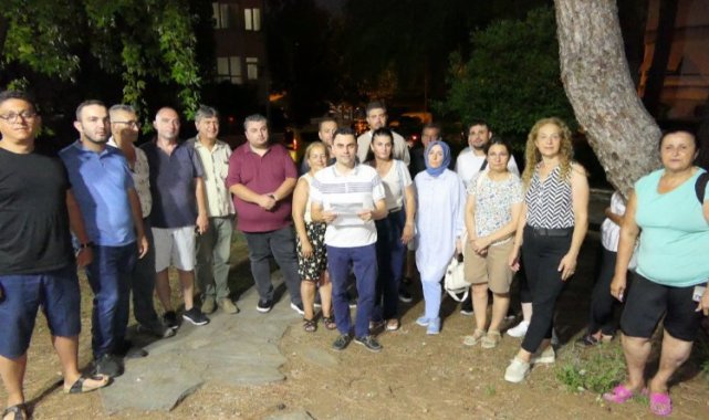 AK Parti Marmaris'ten belediyenin satış kararına gece eylemi