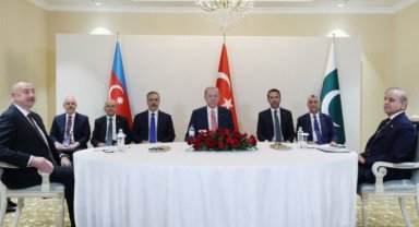 Astana'da üçlü toplantı
