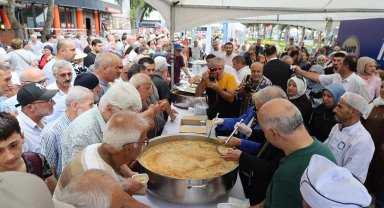 Aşure kazanları Sakarya için kaynadı