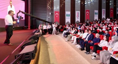 Bakan Tekin, tercih yapacak gençlerle buluştu