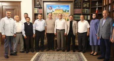 Başkan Arı, toplumun bütün kesimlerini kucaklıyor
