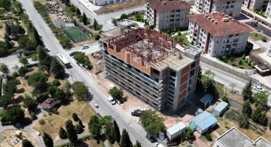 Başkan Büyükakın, Derince Cemevi inşaatını inceledi