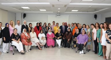 Başkan Şadi Özdemir kadın derneği temsilcileriyle buluştu