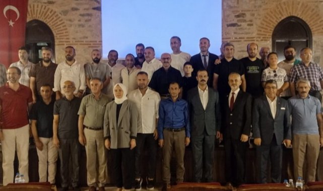 Bursa AKYAD'dan vefa gecesi