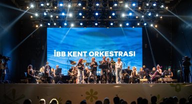 Bursa Festival'inde 90'lar gecesi