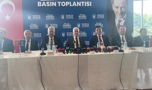 Bursa'da Başkan Bozbey, 'Temmuz Ayı Basın Bilgilendirme Toplantısı' düzenledi