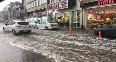 Bursa'da cadde ve sokaklar göle döndü