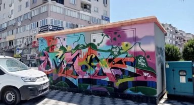 Bursa'da elektrik trafoları rengarenk