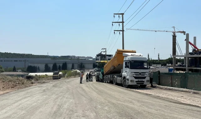Çayırova Şekerpınar'da üstyapı yenileme çalışması
