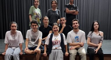 Çayırovalı gençler kendilerini tiyatro ile geliştiriyor