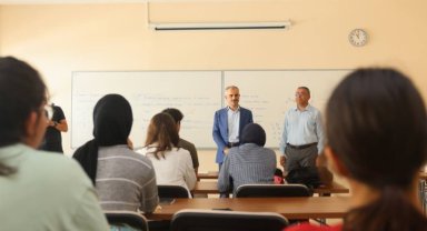 Çiftçi, sınava hazırlanan gençlerle GTÜ'de buluştu